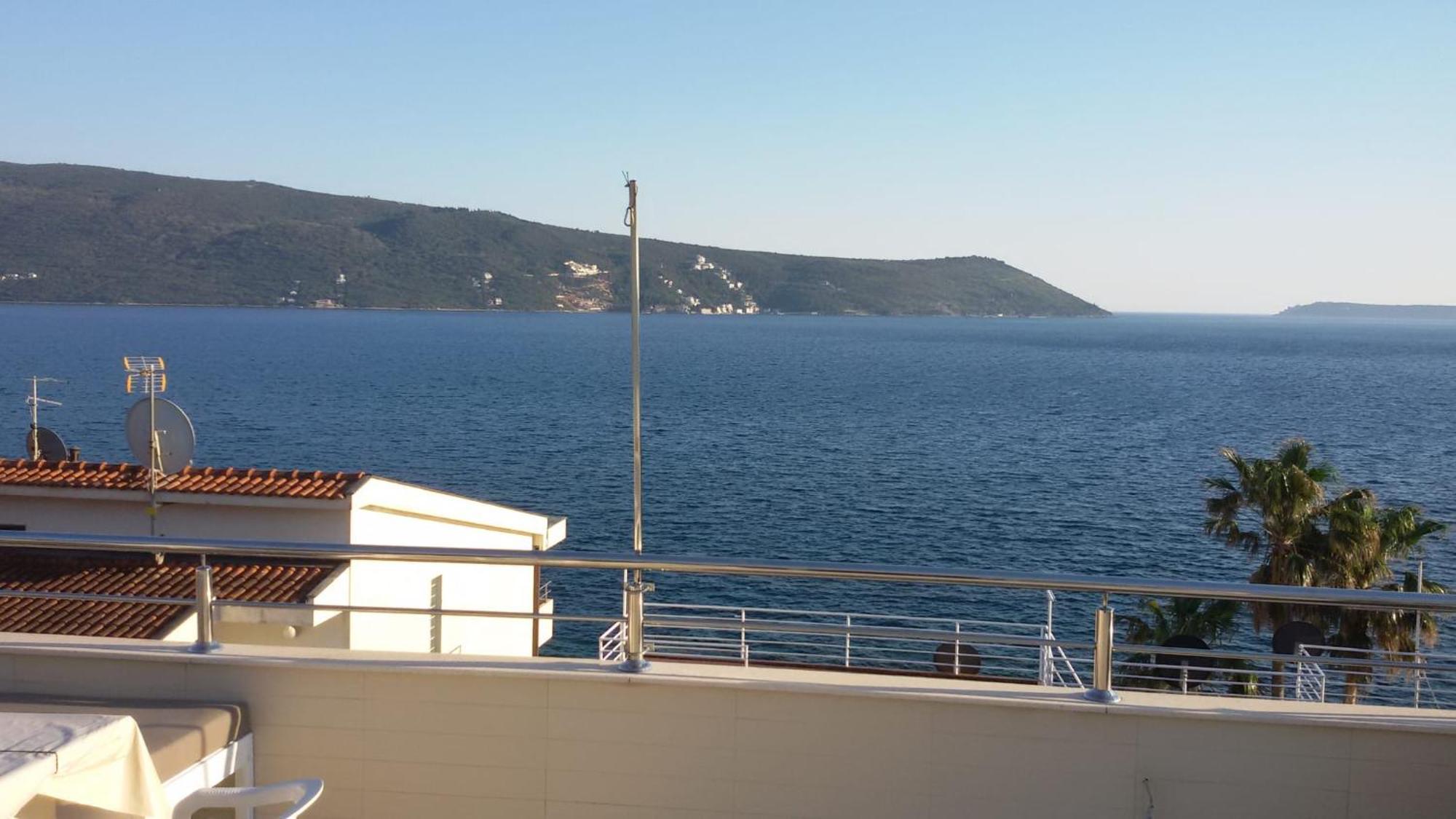 Sea View Apartments Herceg Novi Bilik gambar
